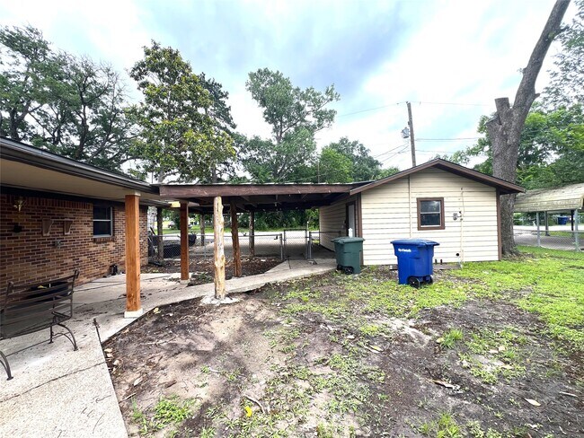 Foto del edificio - 377 State Hwy 75 N