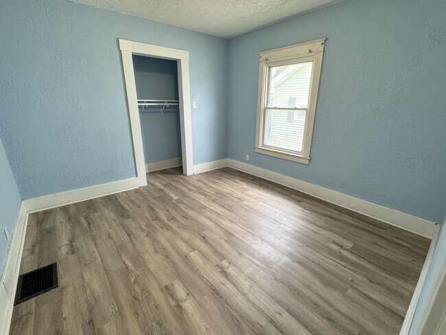 Foto del edificio - 1308 E Taylor St