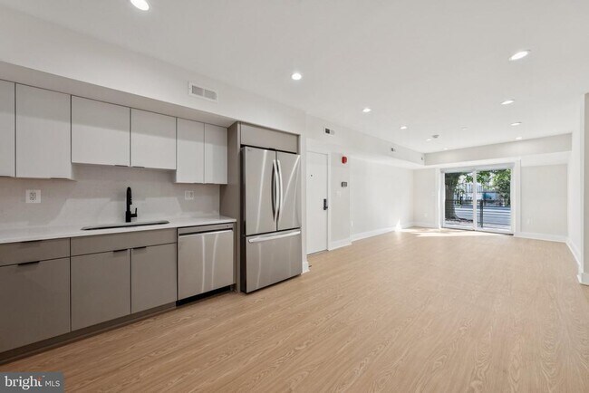 Foto del edificio - 2134 Wisconsin Ave NW
