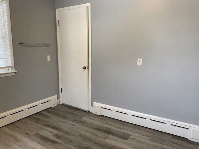 Building Photo - 442 Caromar Dr