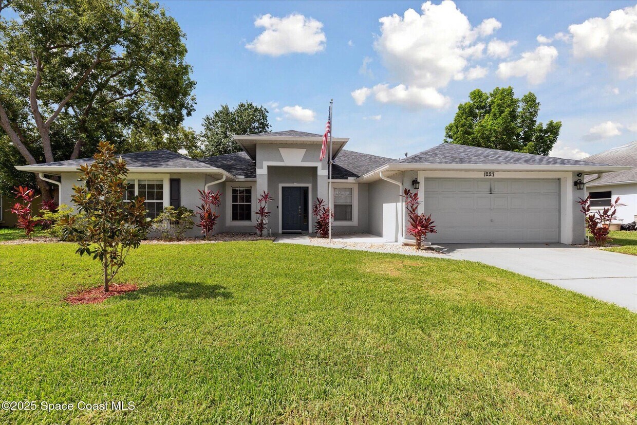 Foto principal - 1227 Winding Meadows Rd