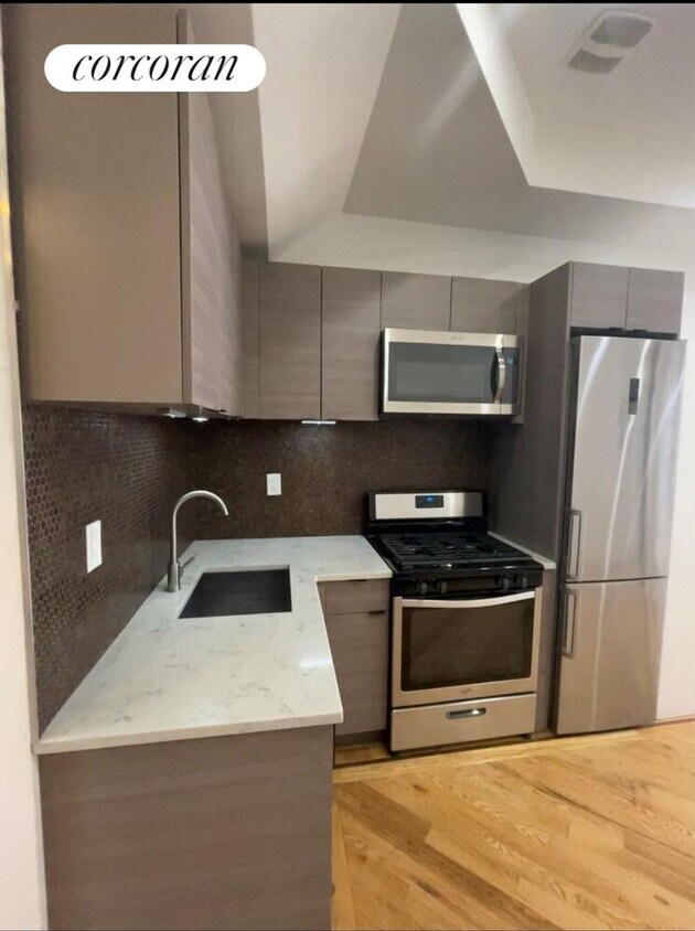 Foto principal - 2060 Pacific St