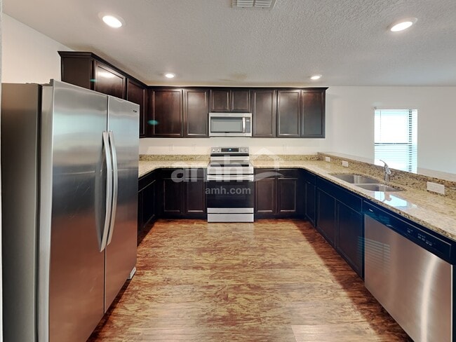 Building Photo - 823 Chatham Walk Dr