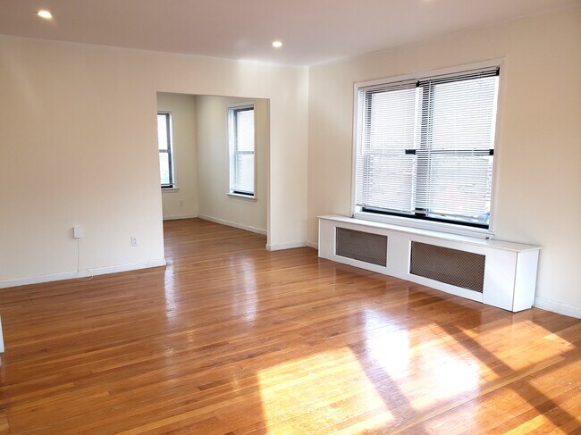Foto del edificio - 67-135-135 Dartmouth St