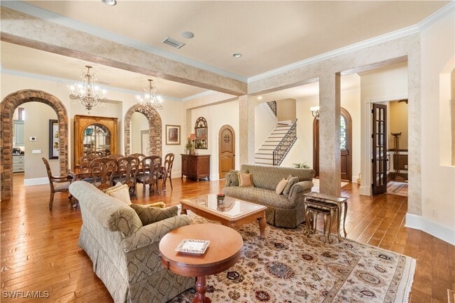 Building Photo - 611 18th Ave S