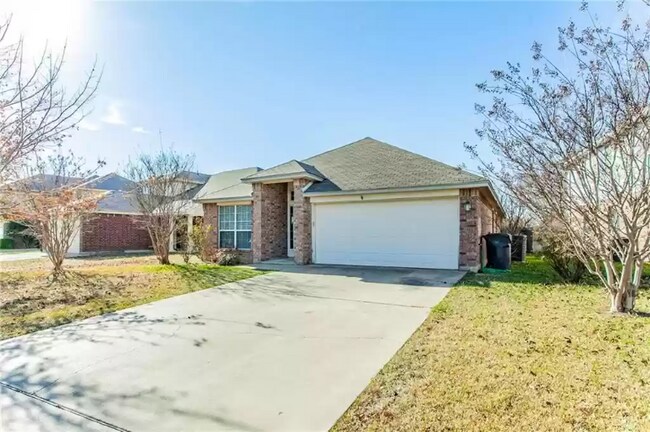 Building Photo - 10140 Salem Way