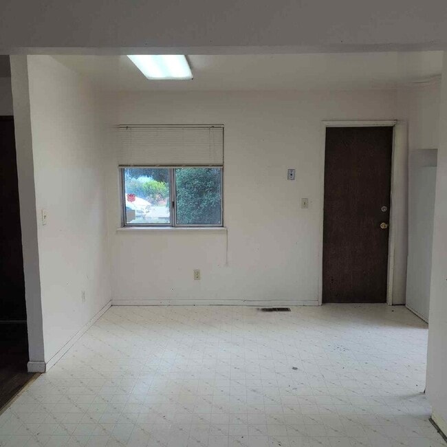 Building Photo - 231 Hawthorne St