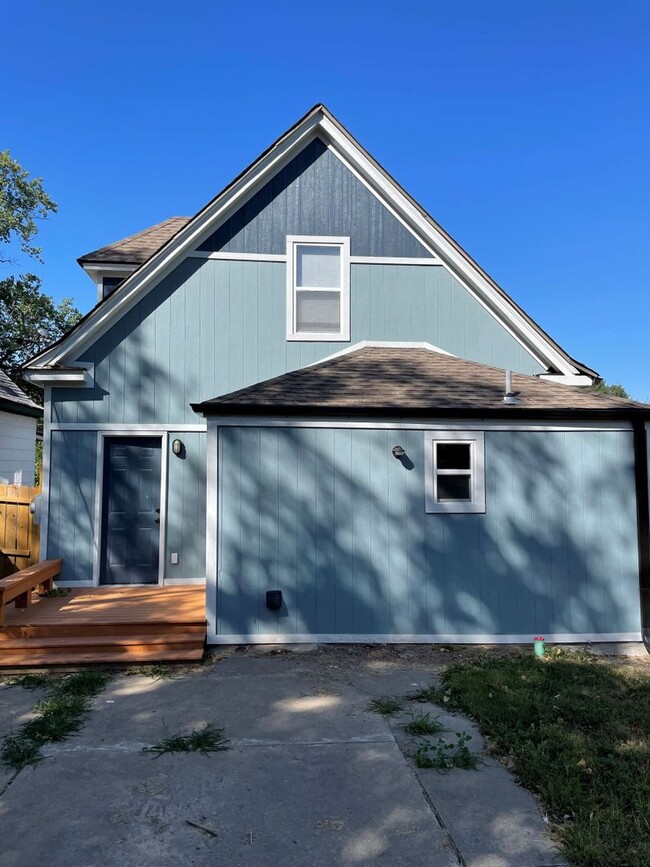 Building Photo - RANCH STYLE HOME!!!