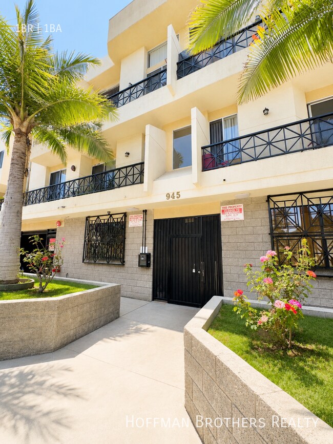 Foto del edificio - 945 N Serrano Ave