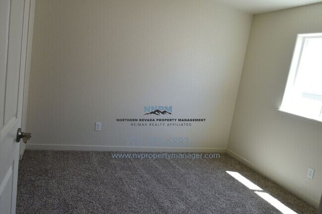 Building Photo - Brand New Apartment