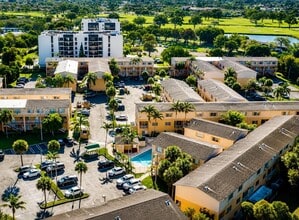 Building Photo - 6235 SW Kendale Lakes Cir