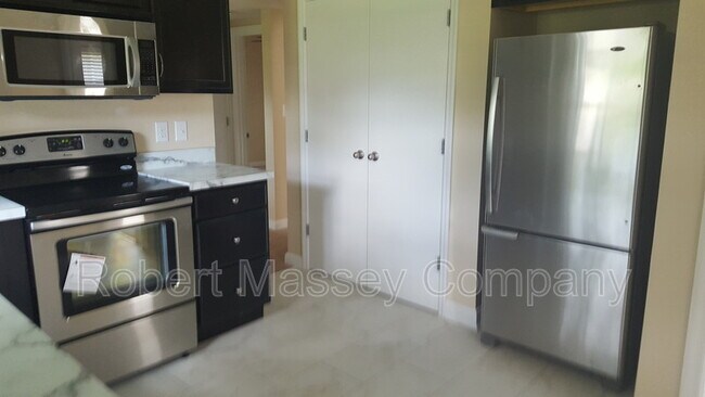 Foto del edificio - 2824 Yorkshire Blvd