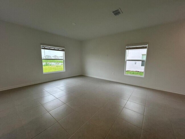 Building Photo - 5686 Portico Pl