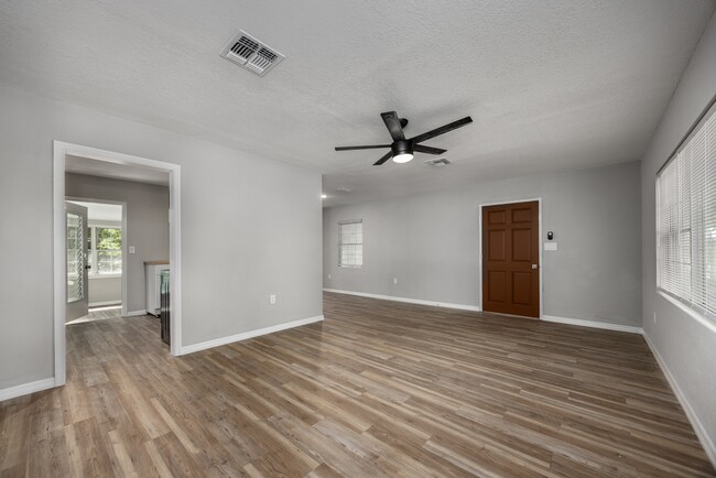 Photo - 640 NW 36th Ter House