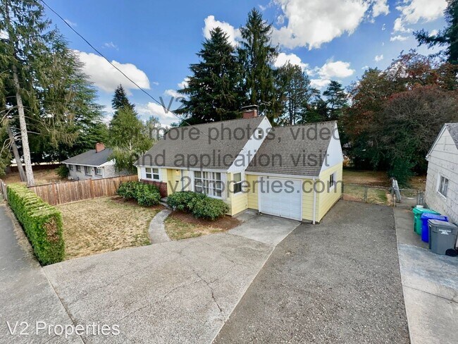 Building Photo - 3 br, 1.5 bath House - 11356 NE Glisan St