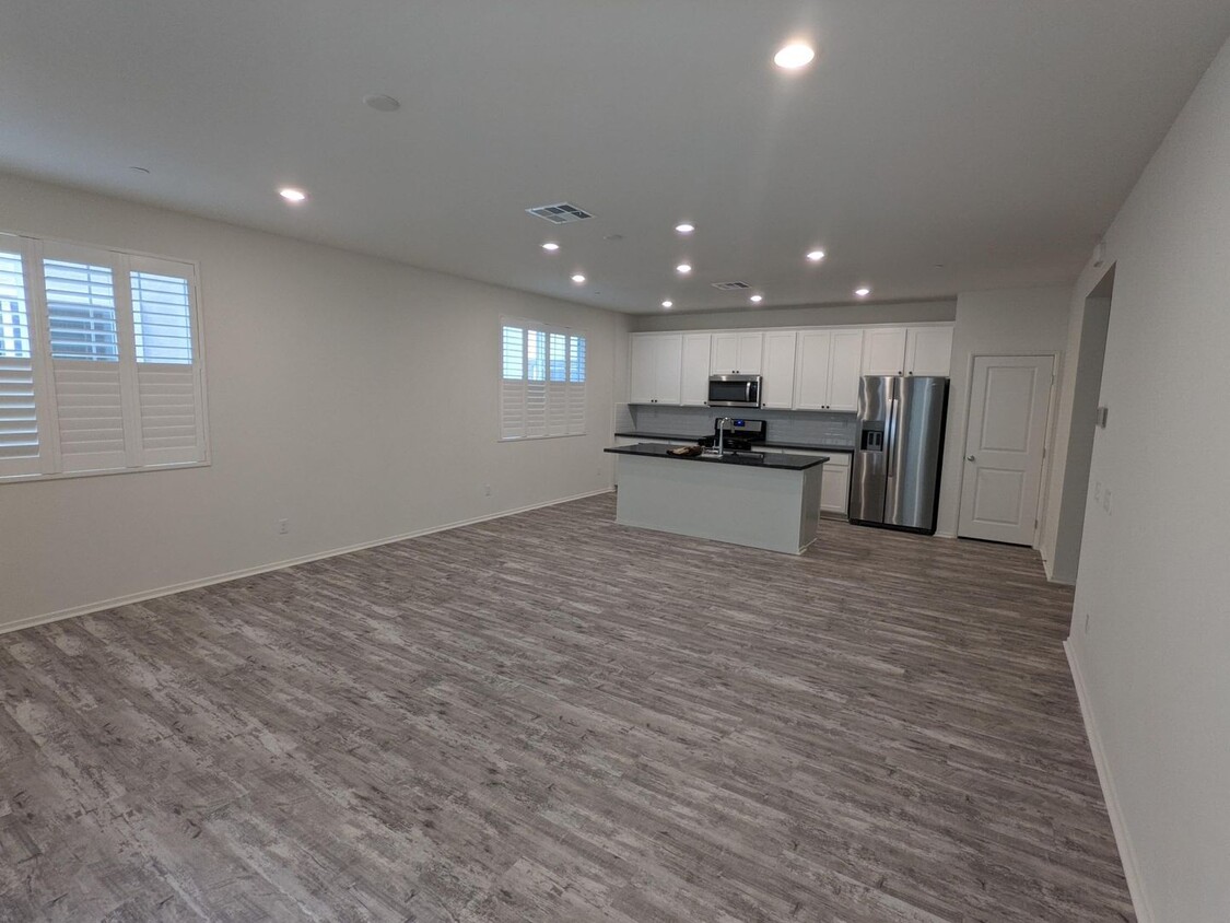 Foto principal - *MOVE-IN SPECIAL* Beautiful 3 Bedroom, 2.5...