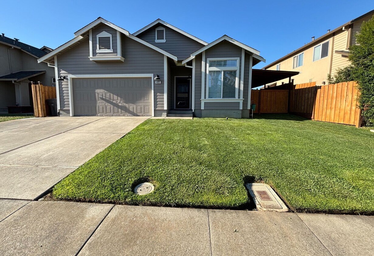 Foto principal - Stunning Home is Tastefully Done & Move In...