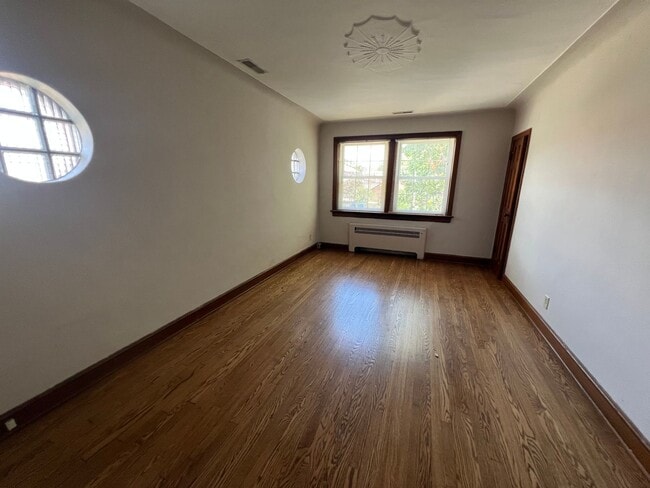 Building Photo - 1005 Claytonia Terrace