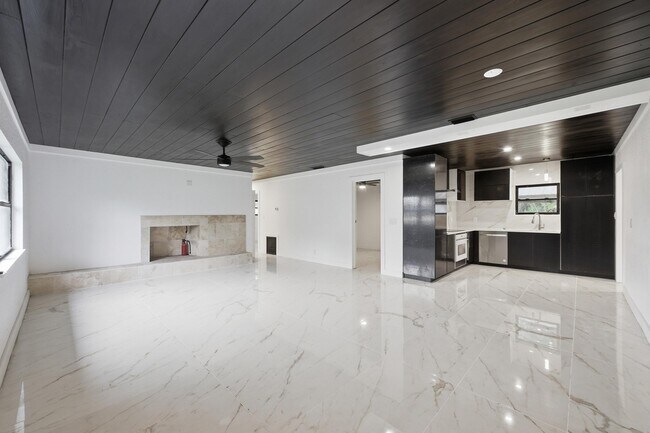 Foto del edificio - 2529 Rainbow Dr