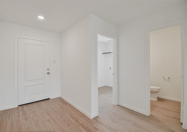 Building Photo - 21811 Carpineti Ln