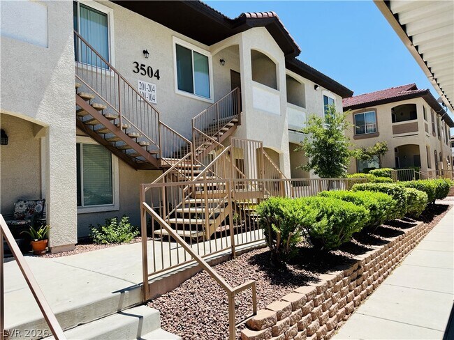 Foto del edificio - 3504 Desert Cliff St