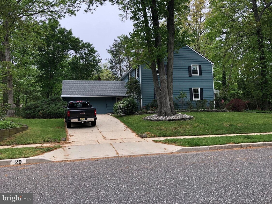 Building Photo - 20 Oakley Dr