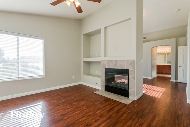 Foto del edificio - 655 Corona Run Ave