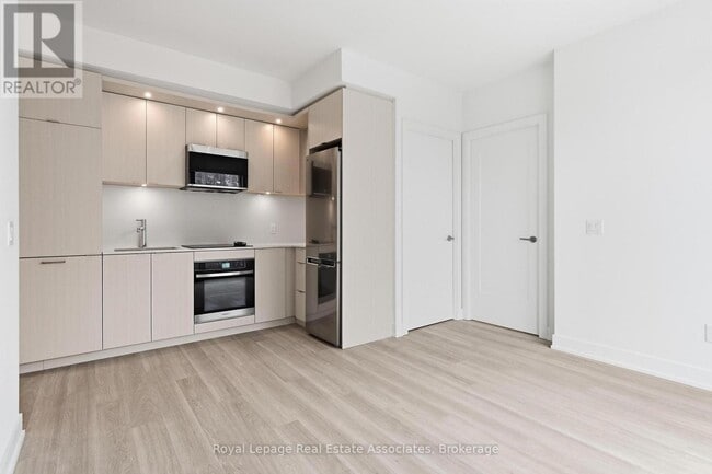 Building Photo - 25 Cordova Ave