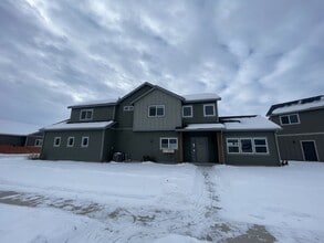 Building Photo - 5415 Redhaven St