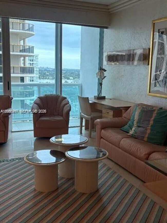 Foto del edificio - 10101 Collins Ave