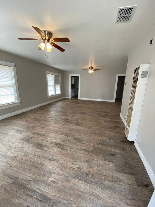 Building Photo - PRELEASE! Great Home Close to Tech and Schools!