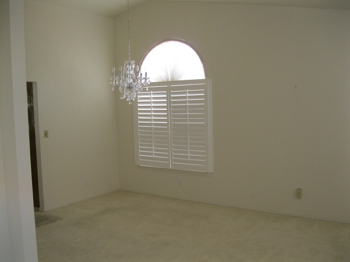 Foto del edificio - Beautiful 3 Bedroom Home! Available Now!