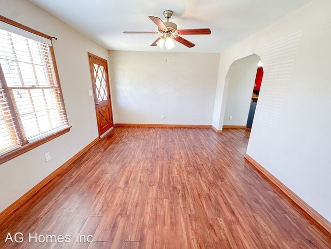 Building Photo - 2 br, 1 bath House - 543 SW 49th St