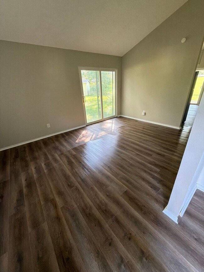Building Photo - 602 Ledyard Dr