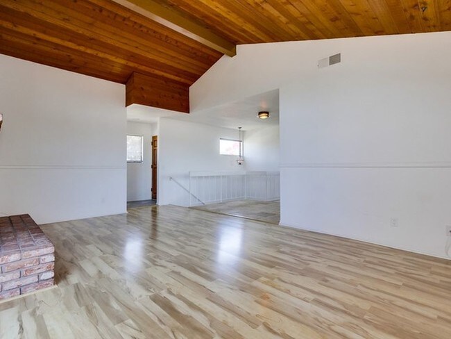 Building Photo - 4540 W Point Loma Blvd