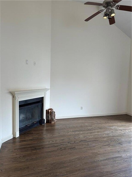 Building Photo - 3811 Whispering Hills Dr