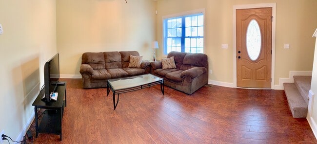 Building Photo - 338 Villa View Dr