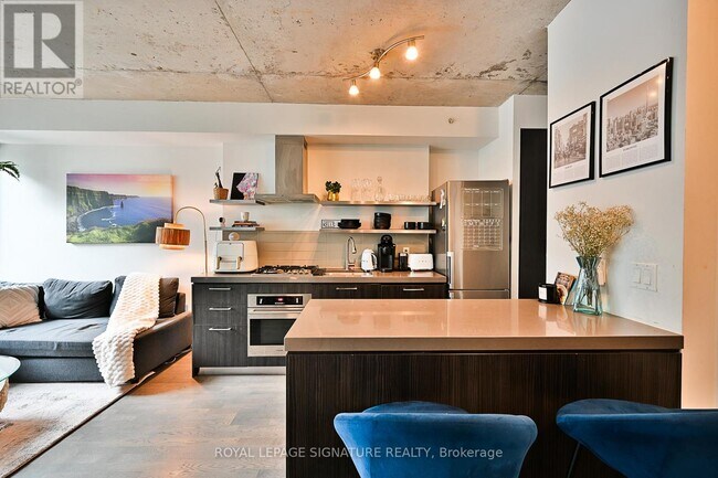 Photo du bâtiment - 560 King St W