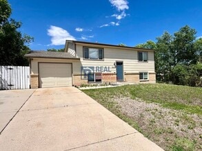 Building Photo - 3410 El Morro Rd