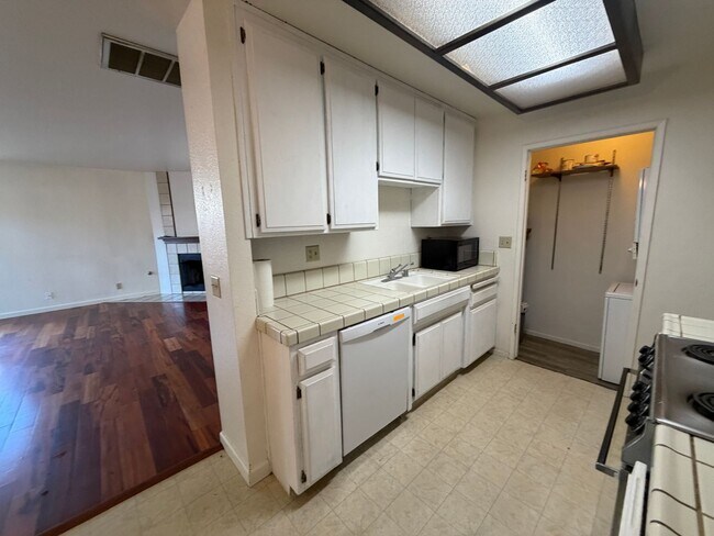 Foto del edificio - Great Townhome!