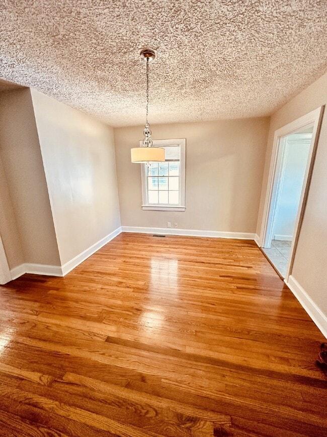 Building Photo - COMING SOON...Wonderful 3BR/2.5BA in Hende...