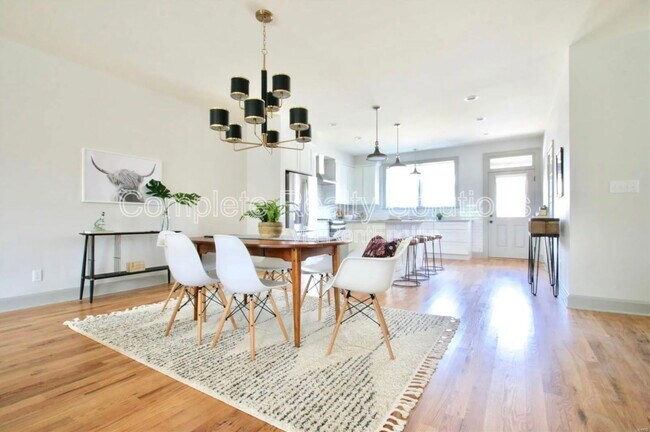 Foto del edificio - 4329 Swan Ave