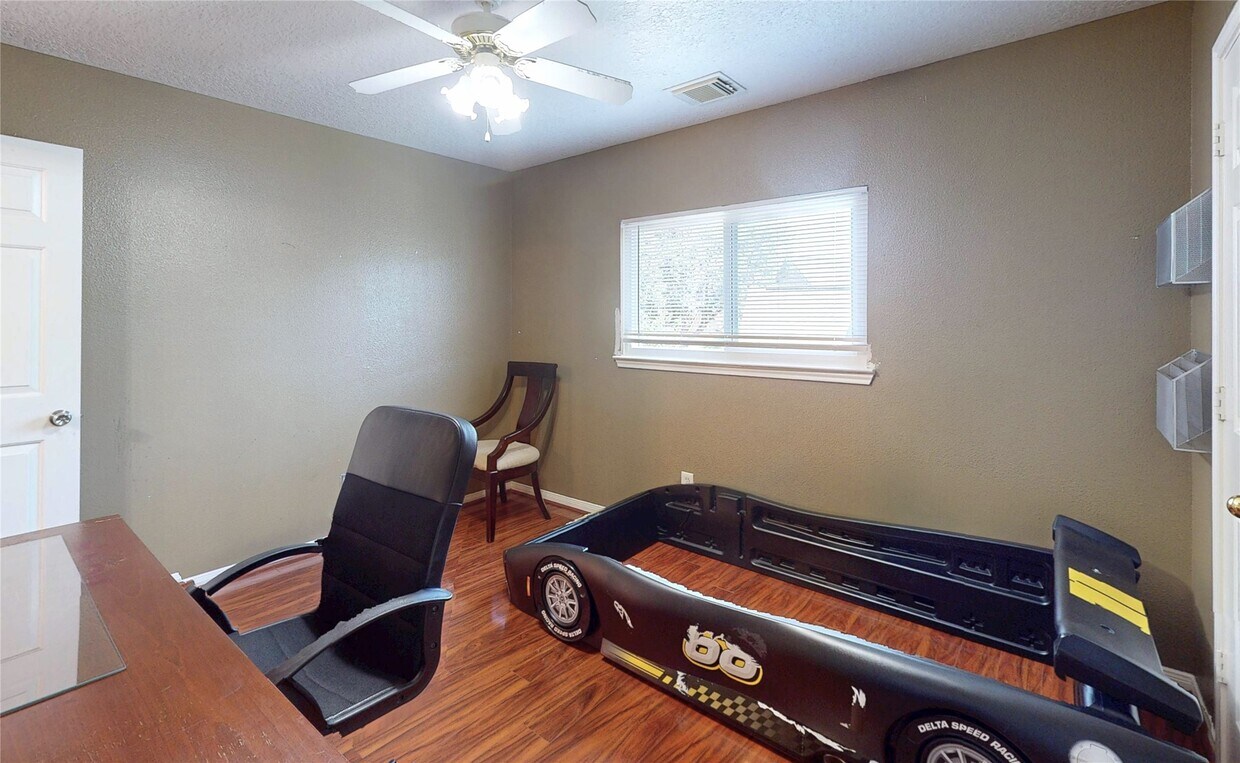 Foto del edificio - 4834 Zachary Ln