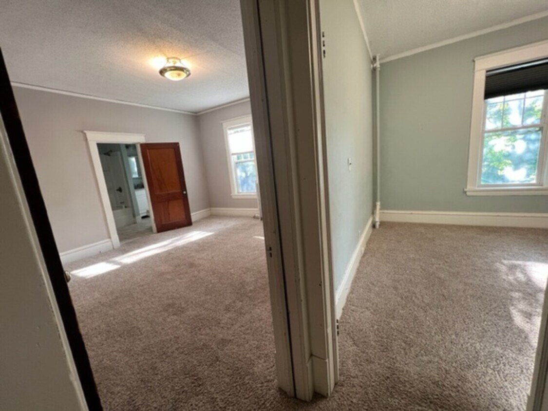 Foto del edificio - Golden Triangle Apartment