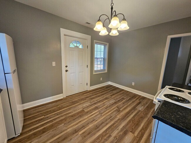 Foto del edificio - NEW LISTING!!!!!