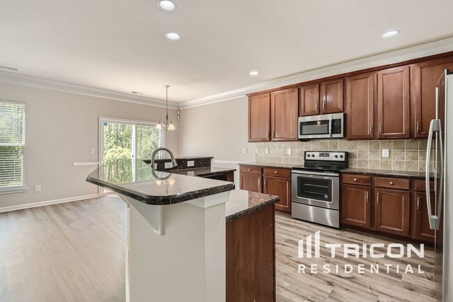 Building Photo - 1804 Hoosac Dr