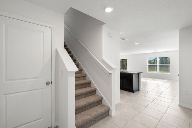Building Photo - LIKE NEW Home for Rent in Ridgewood!
