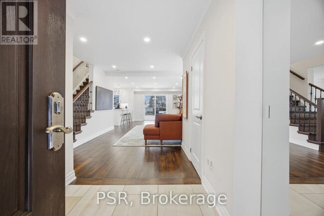 Photo du bâtiment - 3254 Sir Johns Homestead