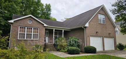 Building Photo - 215 Bayberry Ln