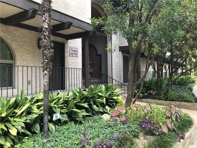 Foto del edificio - 505 W 7th St